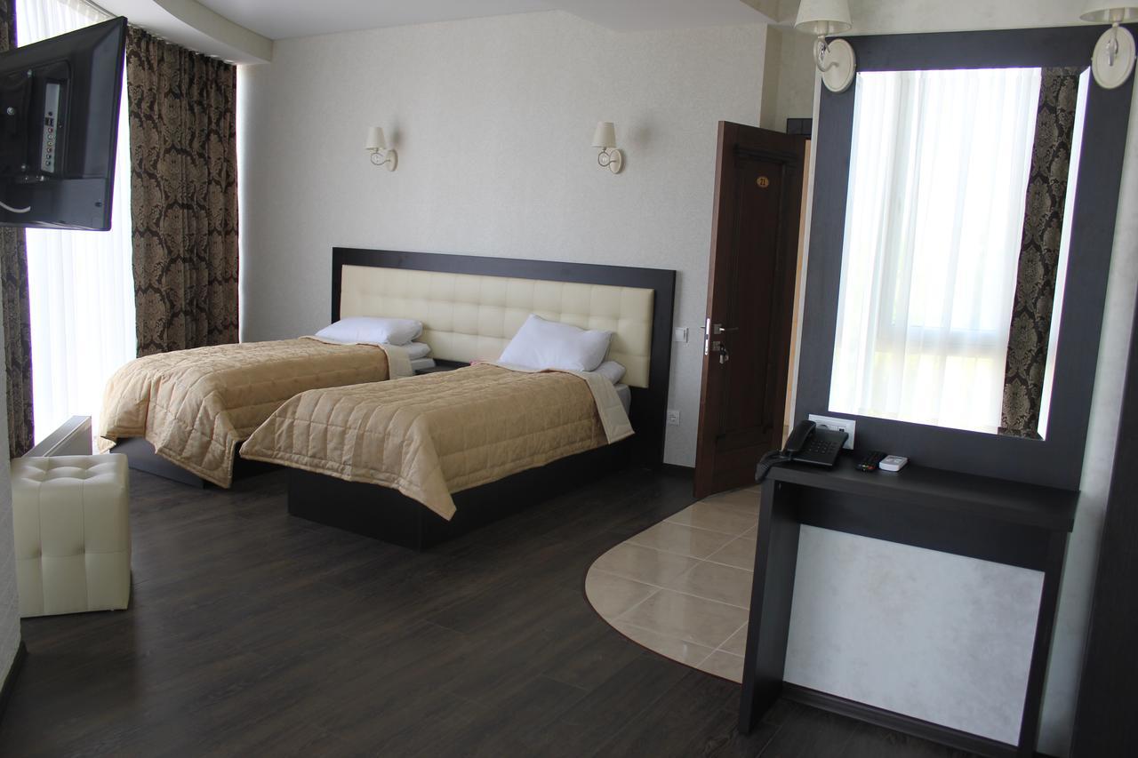Caral Otel Comrat Dış mekan fotoğraf